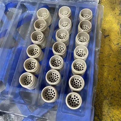 Produciamo parti in plastica PEEK ad alte prestazioni per i clienti